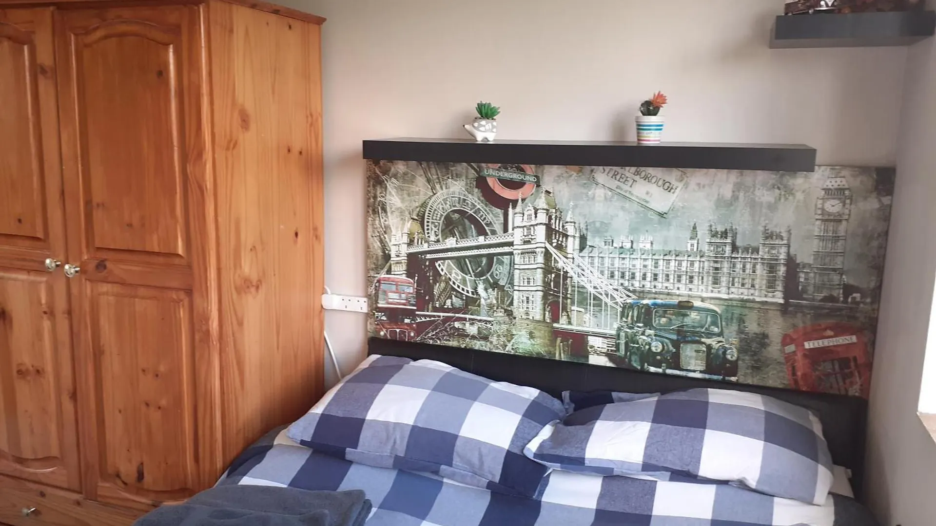 Home From Home Single Or Double Room Netflix Or Virgin Tv Wifi & Free Parking Poole United Kingdom